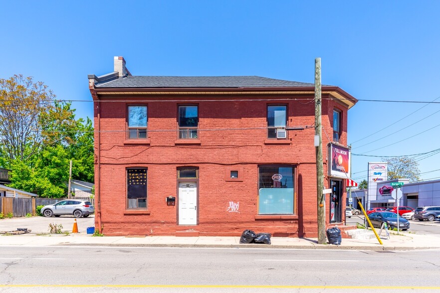 267 Catharine St N, Hamilton, ON for sale - Building Photo - Image 2 of 9