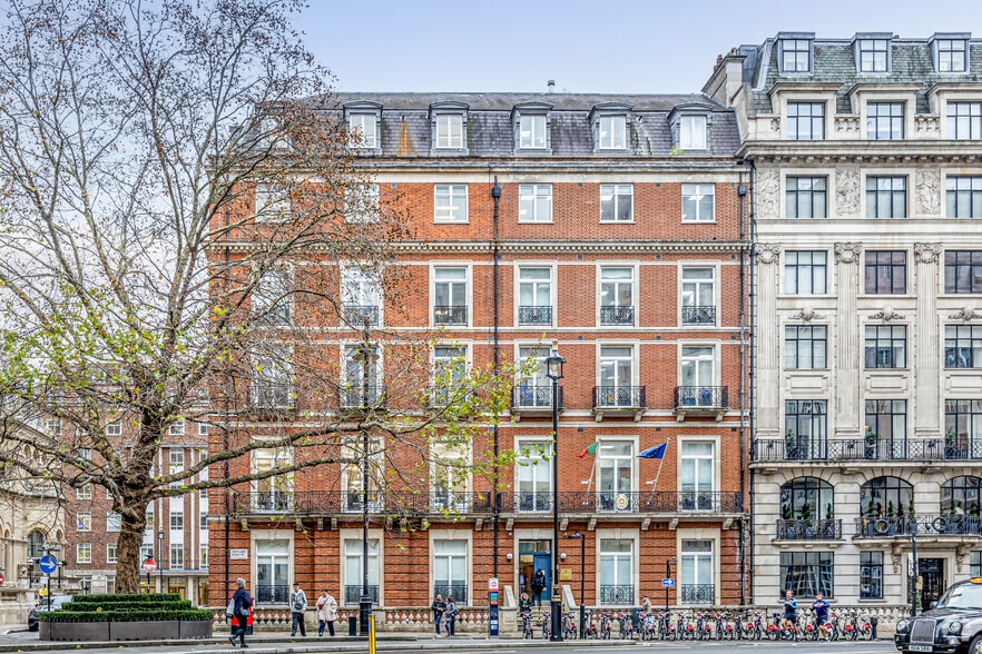 1-3 Portland Pl, London to rent - Primary Photo - Image 1 of 5