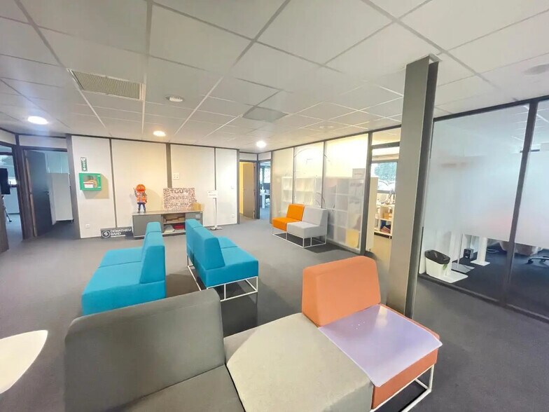 Office in Mérignac to rent - Interior Photo - Image 3 of 11