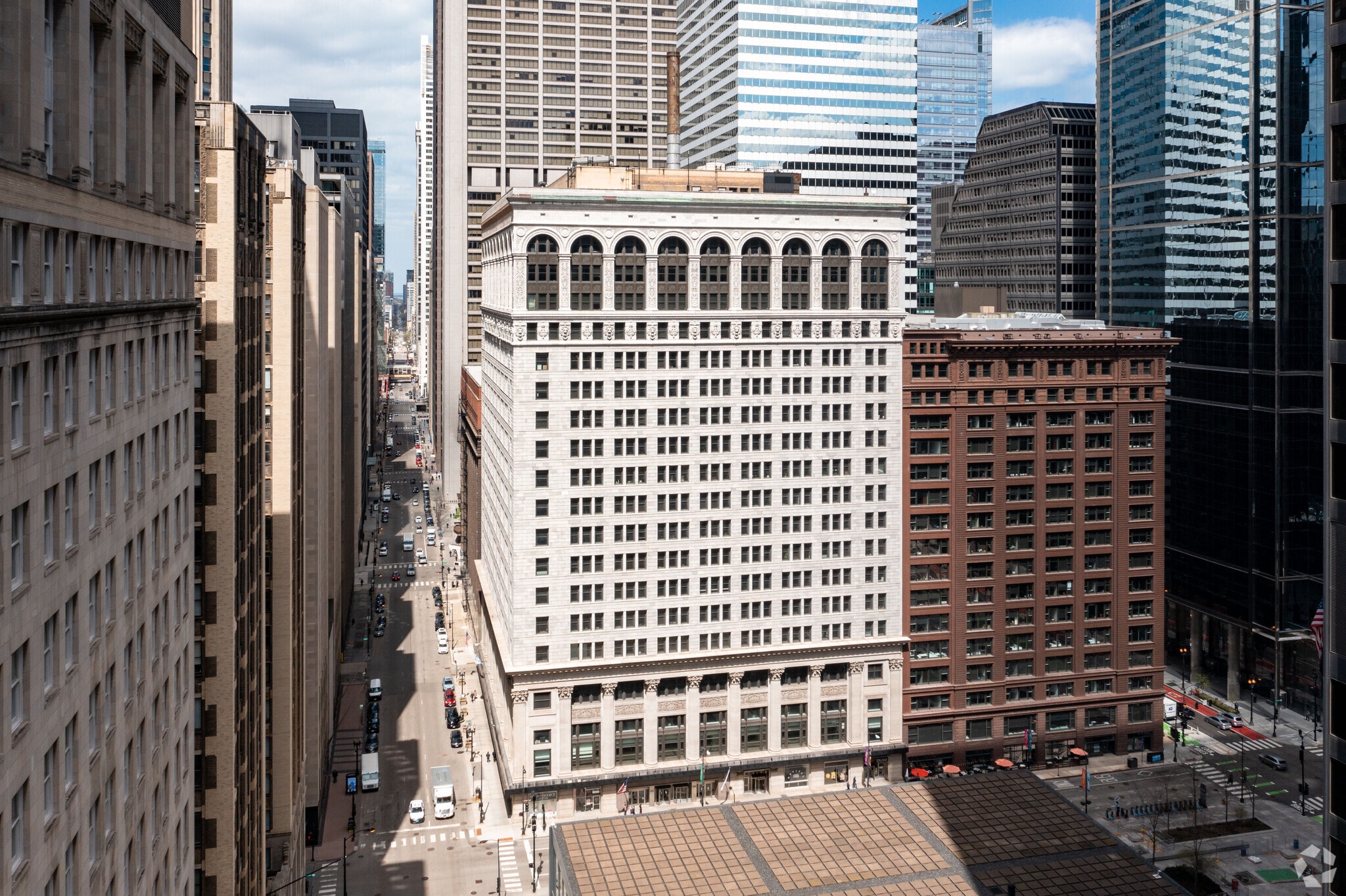 125 S Clark St, Chicago, IL to rent Building Photo- Image 1 of 15