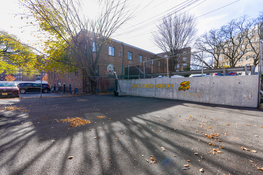 671 Park Ave, East Orange, NJ for sale - Building Photo - Image 2 of 6