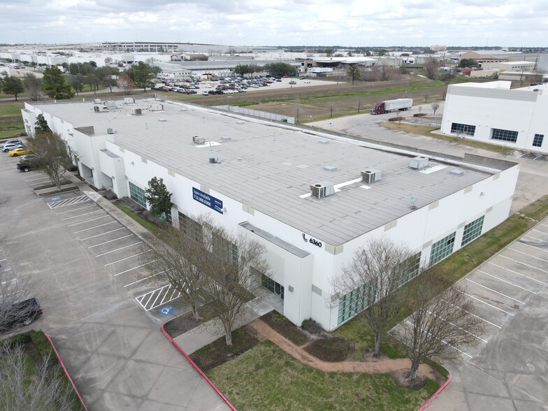 6360 W Sam Houston Pky N, Houston, TX for rent - Building Photo - Image 1 of 6