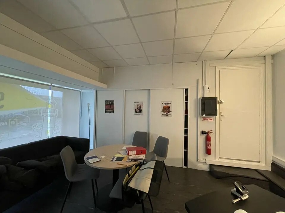 Location Commerce 74 m² - Photo 1