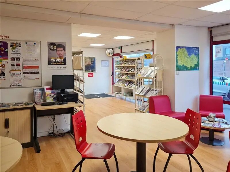 Location Bureaux 395 m² - Photo 1