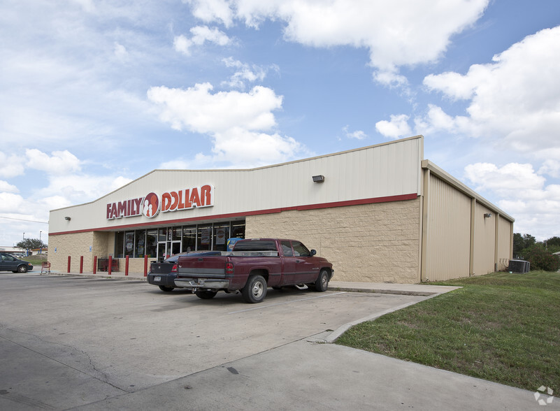 1210 N Washington St, Beeville, TX for rent - Building Photo - Image 2 of 2