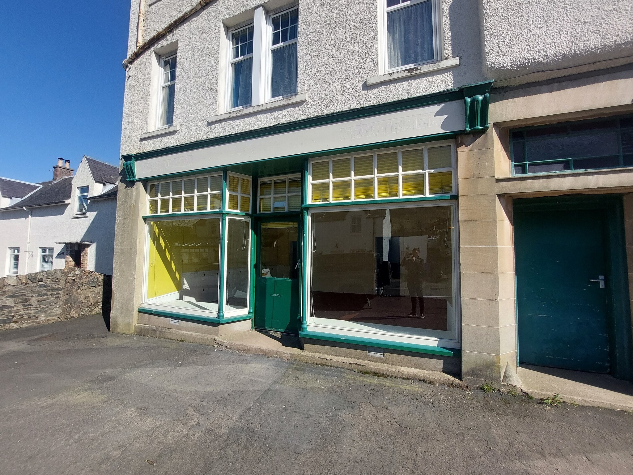 Main St, Killin to rent Primary Photo- Image 1 of 4