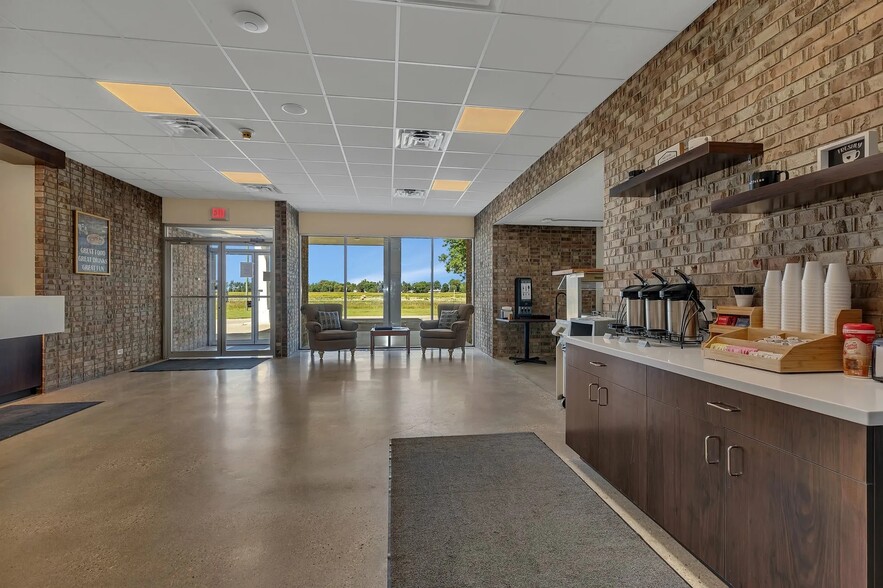 200 E State 28 Hwy, Morris, MN for sale - Lobby - Image 3 of 29