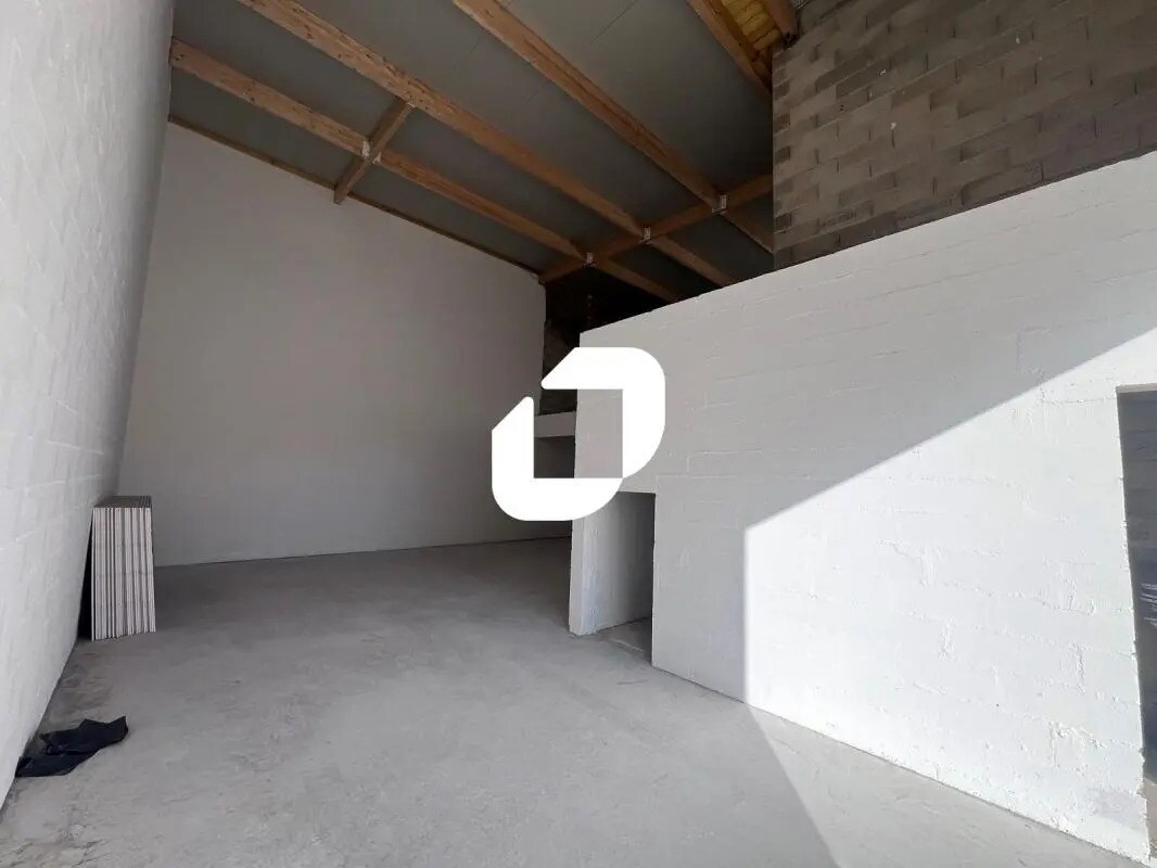 Light Industrial in Collégien to rent Interior Photo- Image 1 of 3