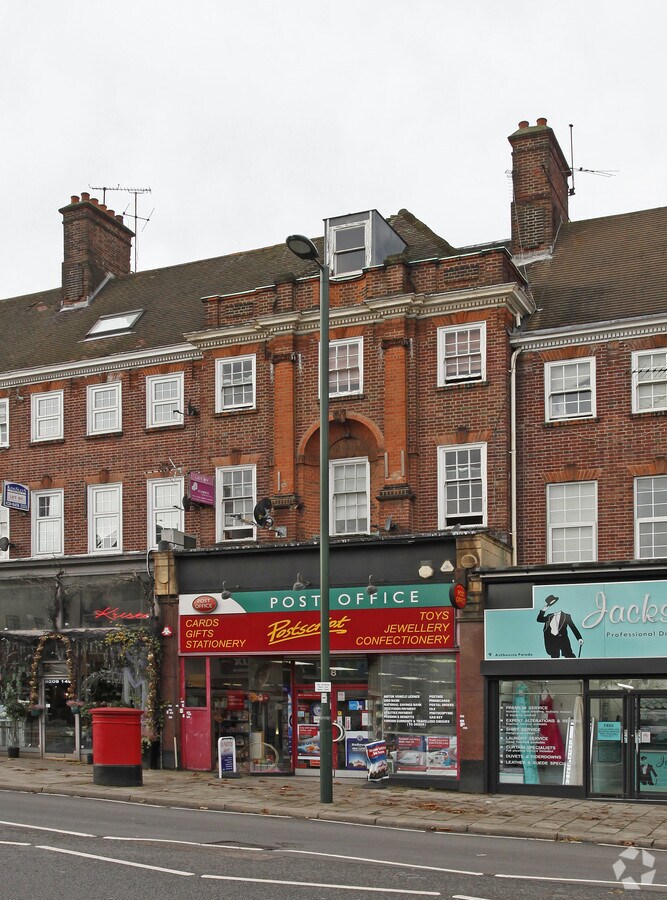 Finchley Rd, London NW11 0AD