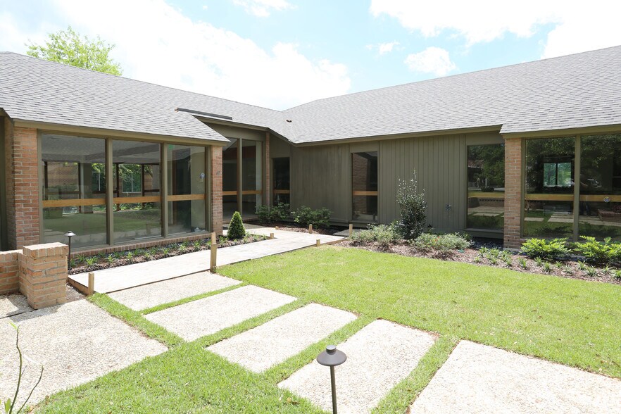 7330 Highland Rd, Baton Rouge, LA to rent - Building Photo - Image 2 of 29