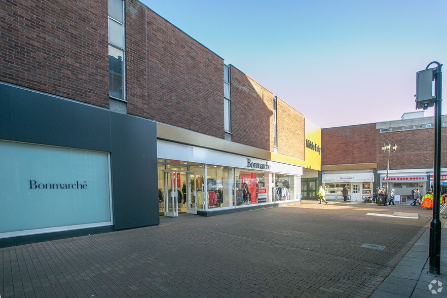 Market Pl, Tamworth to rent - Building Photo - Image 2 of 5