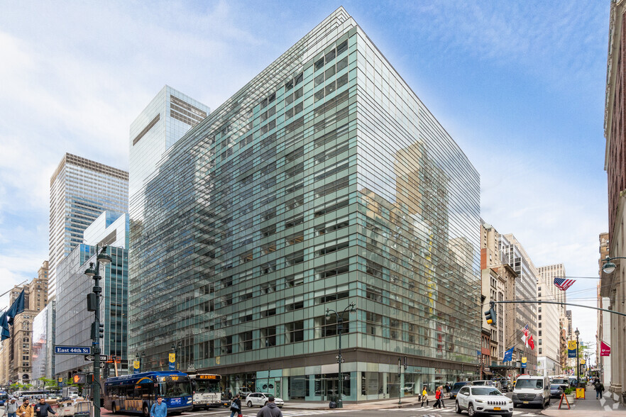 340 Madison Ave, New York, NY for rent - Building Photo - Image 1 of 3