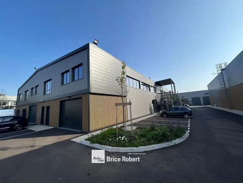 45 Rue Ampère, Chassieu to rent - Building Photo - Image 2 of 35