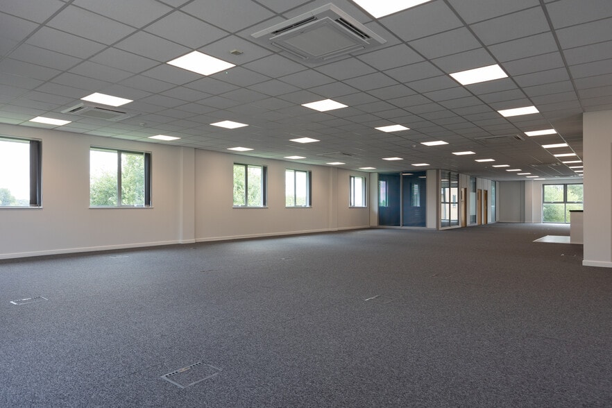 Calvin St, Bolton to rent - Building Photo - Image 3 of 6