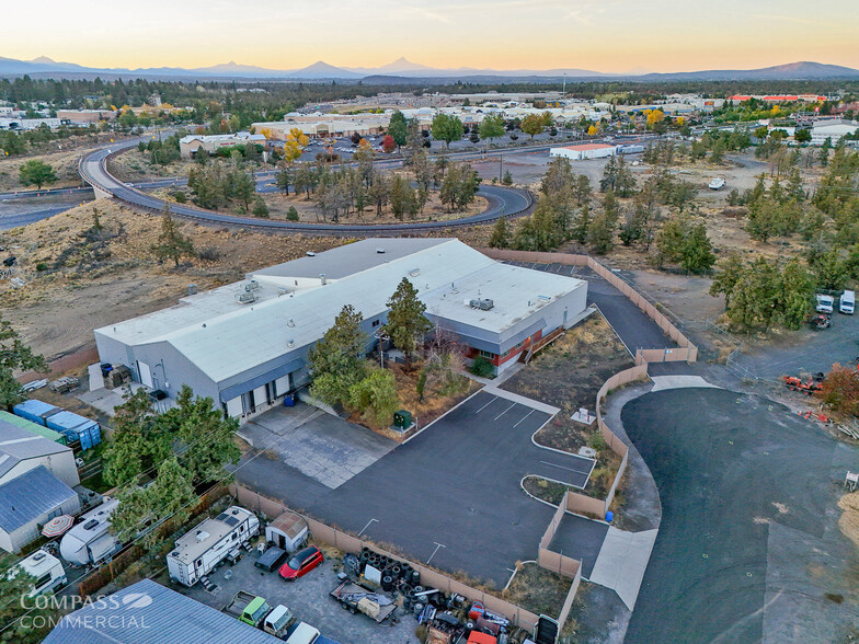 63270 Lyman Pl, Bend, OR for rent - Building Photo - Image 3 of 18