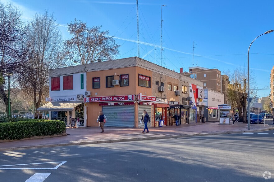 Avenida Reyes Católicos, 23, Alcalá de Henares, Madrid for sale - Building Photo - Image 2 of 3
