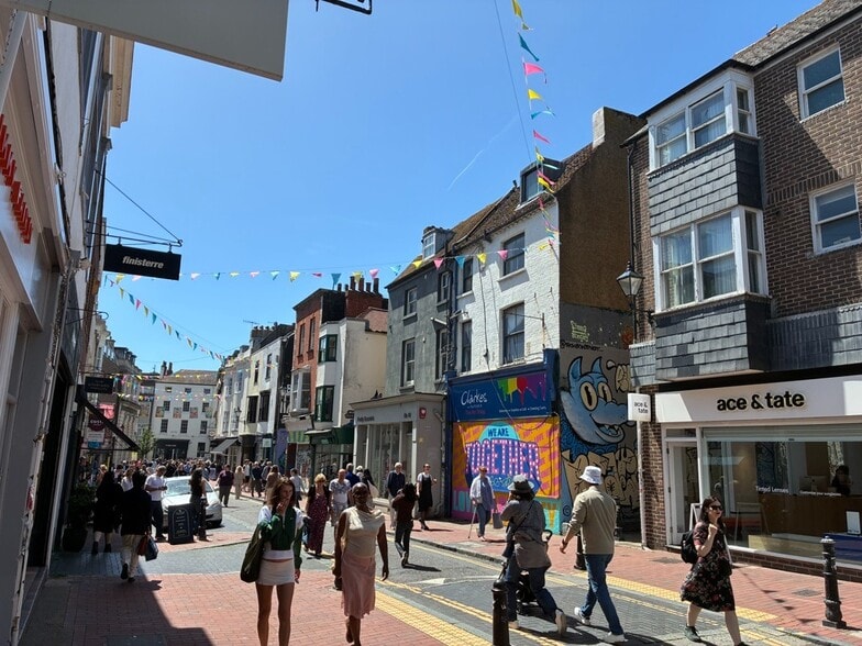 8-11 Bond Street and 1 & 4 Bond Street Cottages, Brighton for sale - Building Photo - Image 3 of 6