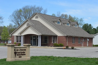 1600 E Springhill Dr, Terre Haute, IN for sale Primary Photo- Image 1 of 1