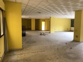 Retail in Toledo, Toledo to rent Interior Photo- Image 1 of 8