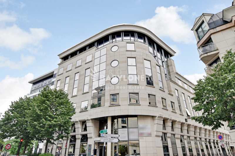 Office in Levallois-Perret to rent - Building Photo - Image 2 of 15