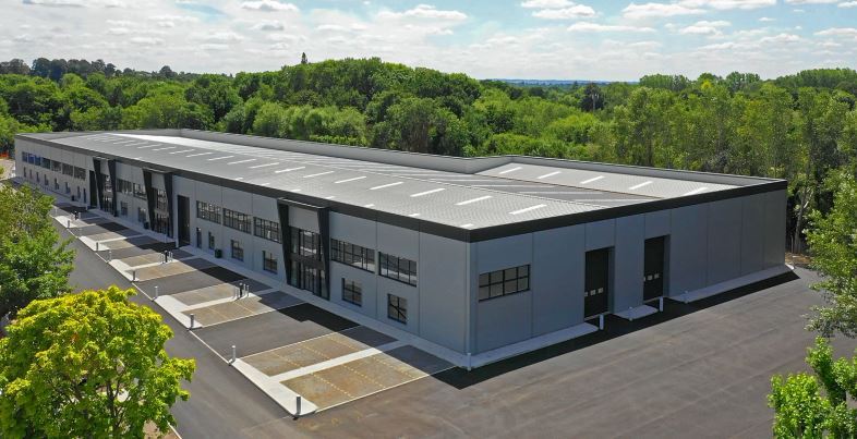 Mill Rd, Esher for sale - Primary Photo - Image 1 of 1