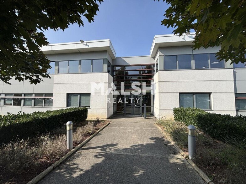 Office in Limonest for sale - Building Photo - Image 2 of 17