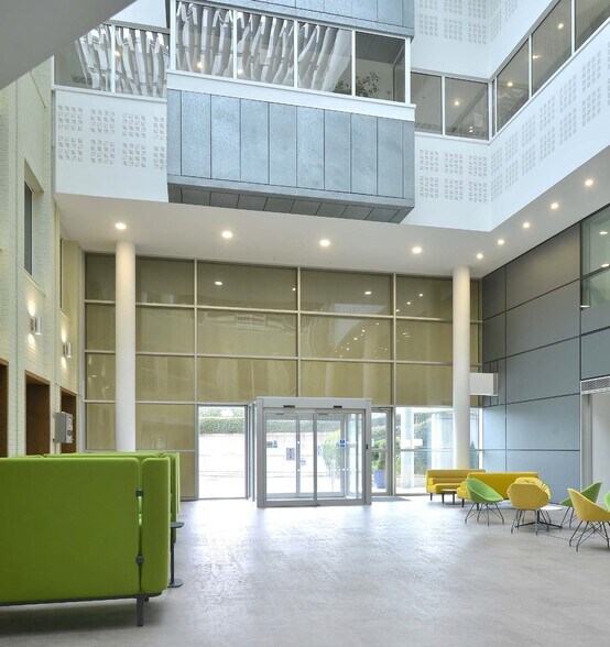 Bickenhill Ln, Birmingham B37 7ES UK