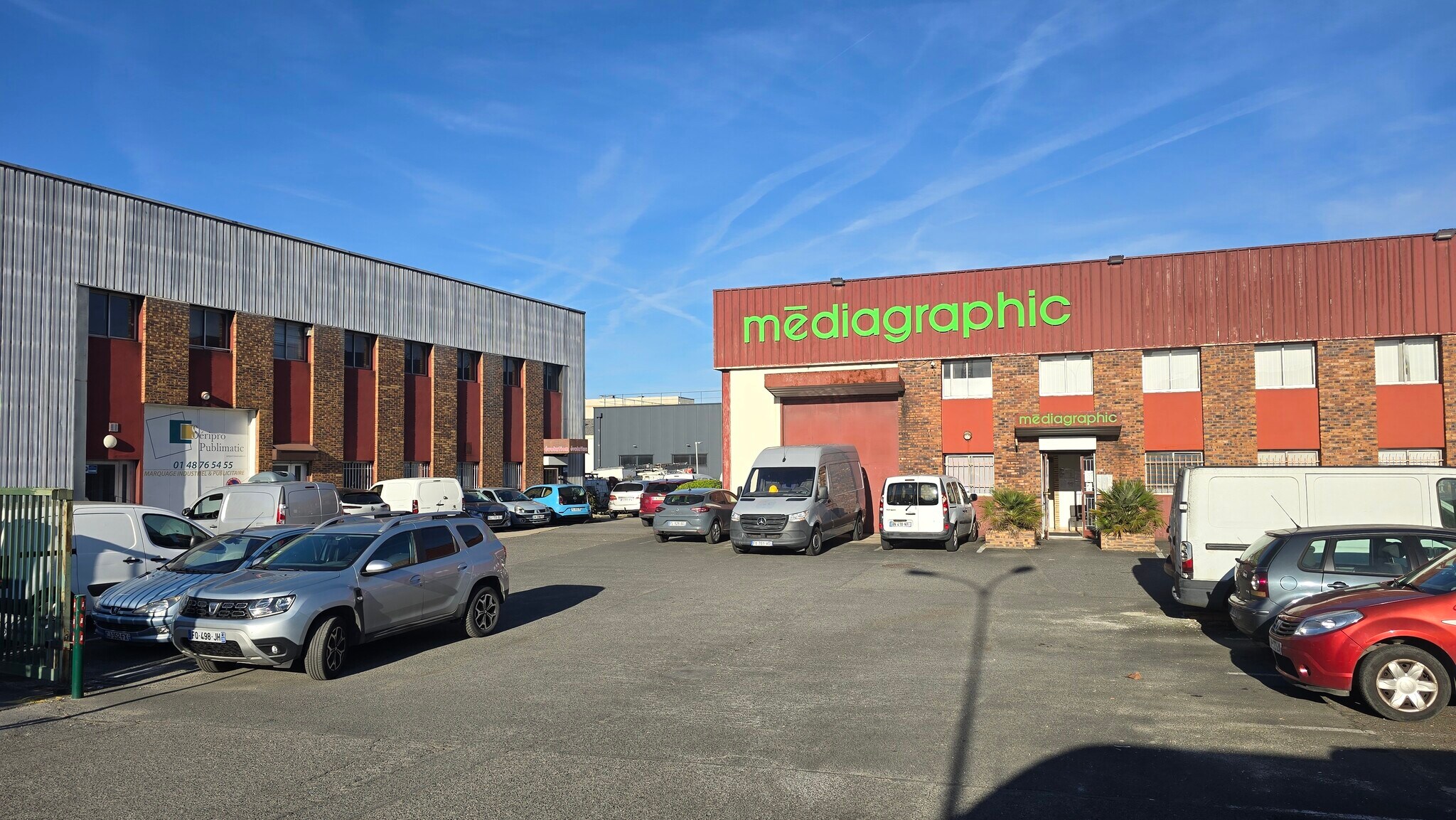 118 Avenue Du Maréchal De Lattre De Tassigny, Fontenay-sous-Bois to rent Primary Photo- Image 1 of 2