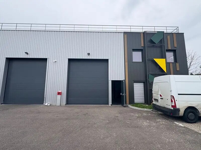 Industrial in Saint-Priest to rent Building Photo- Image 1 of 10