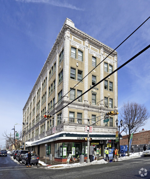 473 Broadway, Bayonne, NJ for rent - Primary Photo - Image 1 of 25