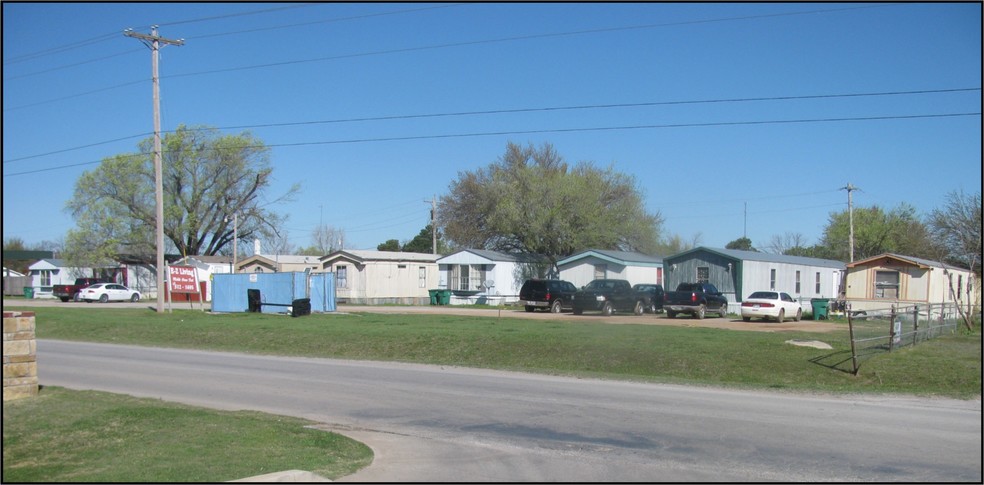 101 E H Ave, Cache, OK for sale - Primary Photo - Image 1 of 1