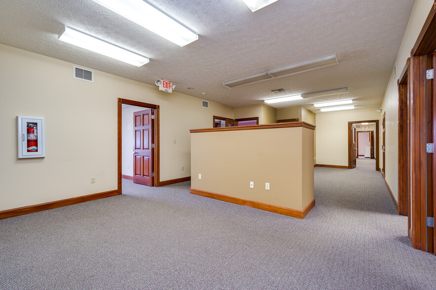 640 E Dayton Yellow Springs Rd, Fairborn, OH for rent - Interior Photo - Image 3 of 8