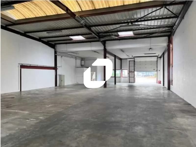 Light Industrial in Le Blanc-Mesnil to rent Building Photo- Image 1 of 7