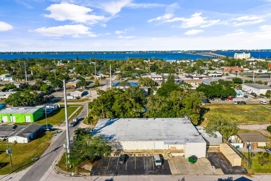 875 Creel St, Melbourne, FL for rent - Building Photo - Image 3 of 26