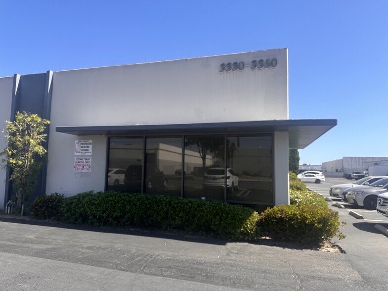 3334 W Harvard St, Santa Ana, CA for rent - Building Photo - Image 2 of 3