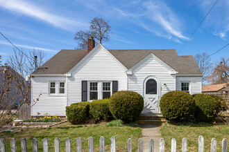 16 Southwest Ave, Jamestown, RI for sale Primary Photo- Image 1 of 1