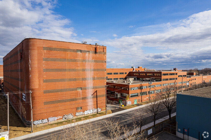 225 Av Lafleur, Montréal, QC for rent - Building Photo - Image 2 of 10