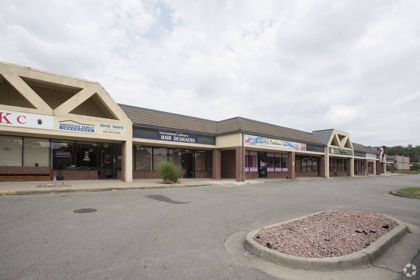 9938 Holmes Rd, Kansas City 64131 Gomer's Corner Shopping Center UK