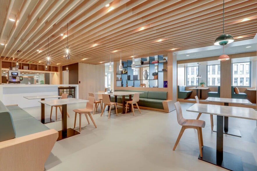 Office in to rent - Interior Photo - Image 2 of 10