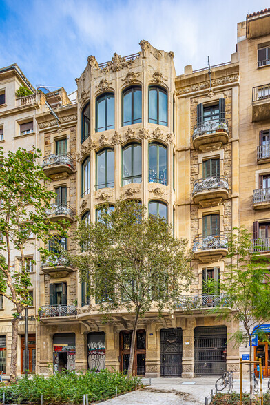 Carrer De Girona, Barcelona, Barcelona for rent - Primary Photo - Image 1 of 3