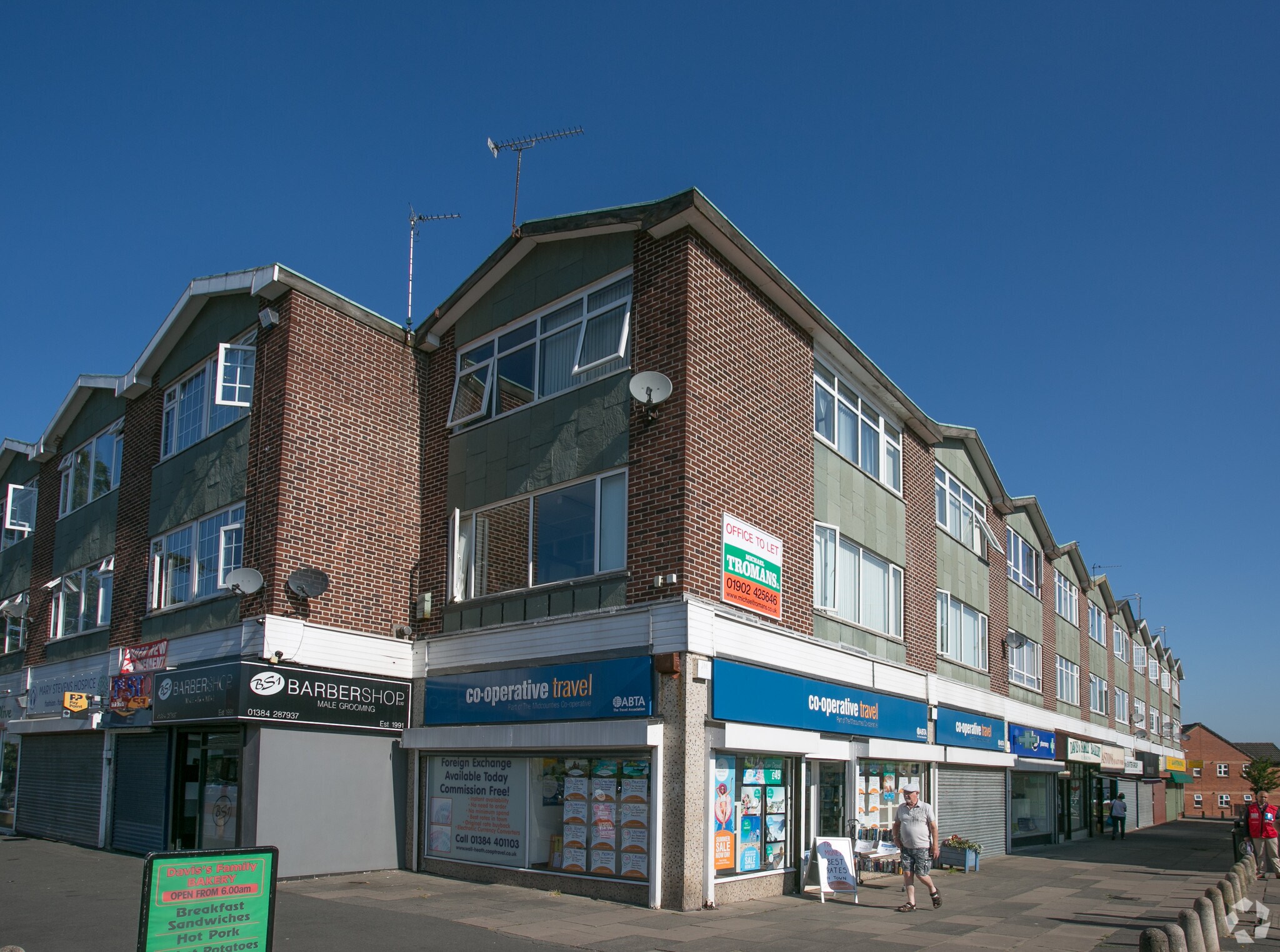 15 Albion Para, Kingswinford for sale Primary Photo- Image 1 of 1