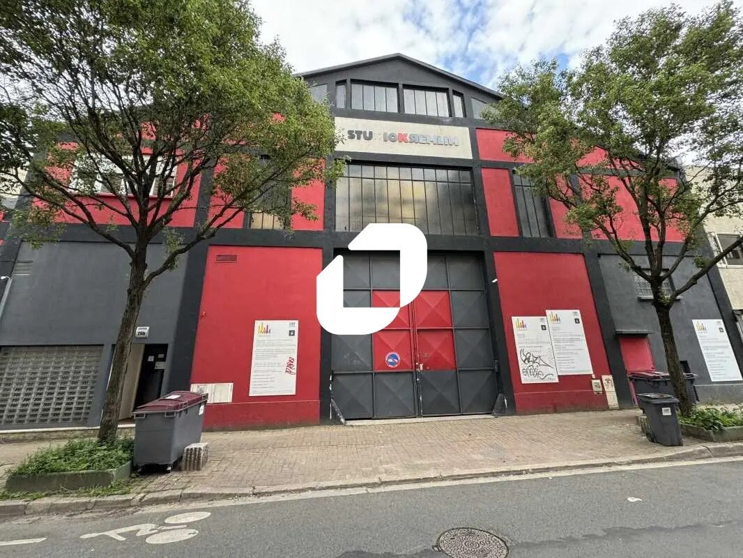 Office in Ivry-sur-Seine to rent Building Photo- Image 1 of 10