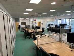 10 Stonefield Way, Ruislip to rent Interior Photo- Image 1 of 2