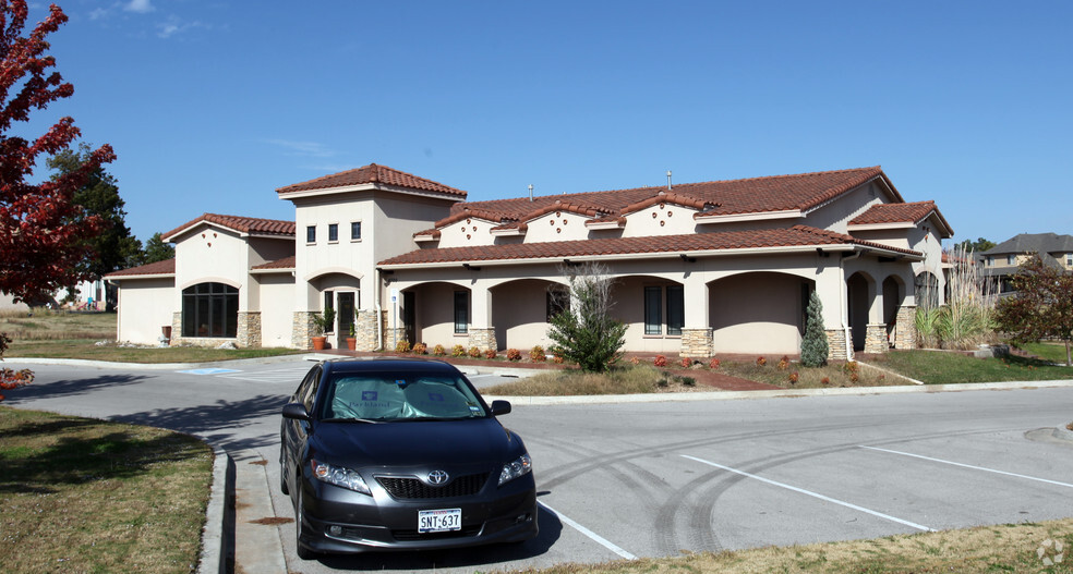 4700 W Urbana St, Broken Arrow, OK for rent - Primary Photo - Image 1 of 8