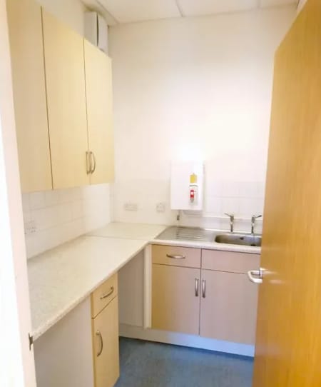 Trinity Way, London to rent Interior Photo- Image 1 of 1