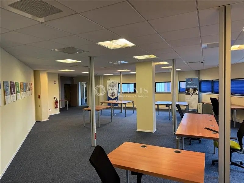 Location Bureaux 60 m² à 378 m² - Photo 1