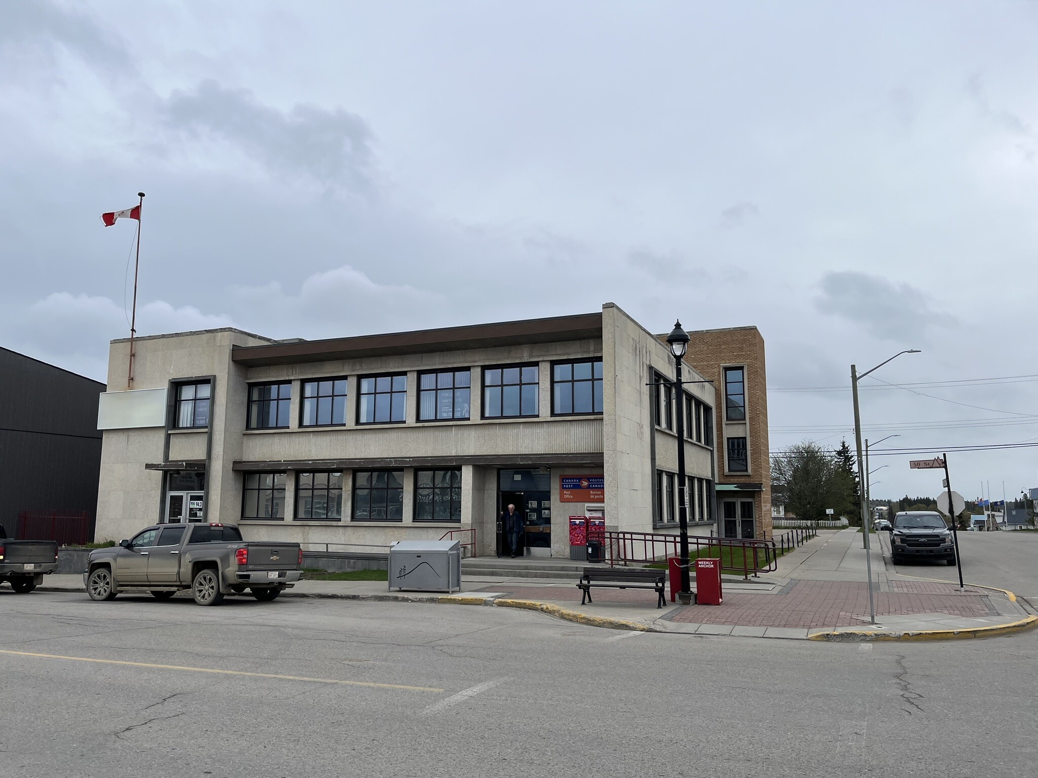 422 50 St, Edson, AB for sale Building Photo- Image 1 of 12