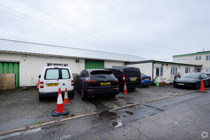 Gorsey Ln, Birmingham to rent - Building Photo - Image 2 of 3