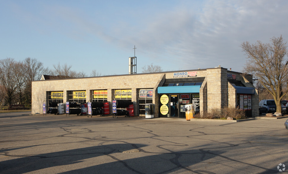 2090-2160 Tremont Center, Upper Arlington, OH for rent - Building Photo - Image 3 of 6