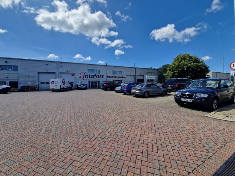 55 Brampton Rd, Eastbourne for sale - Primary Photo - Image 1 of 1